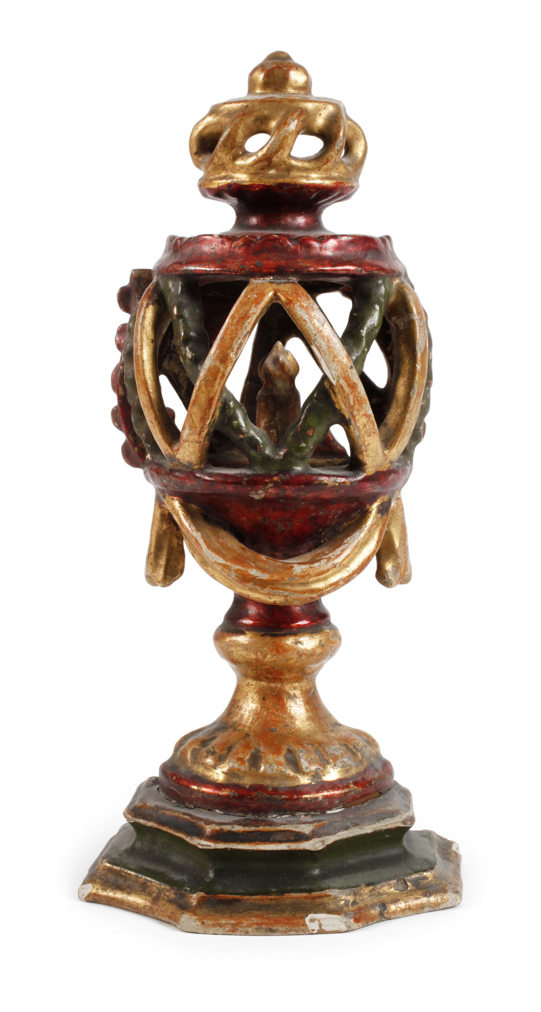 Geschnitzte Altarbekrönung