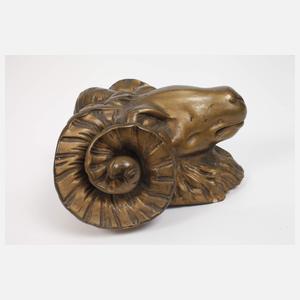 Paar geschnitzte Widderköpfe