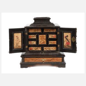 Egerländer Kabinettschränkchen