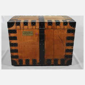 Transportkiste für ein Silberservice