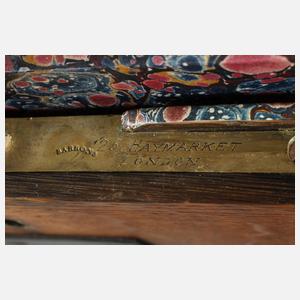 Transportkiste für ein Silberservice