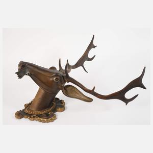 Geschnitzte Jagdtrophäe