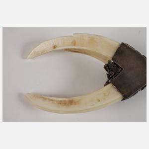 Zwei jagdliche Schnitzereien