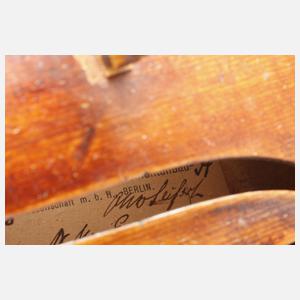 Zwei Violinen im Etui