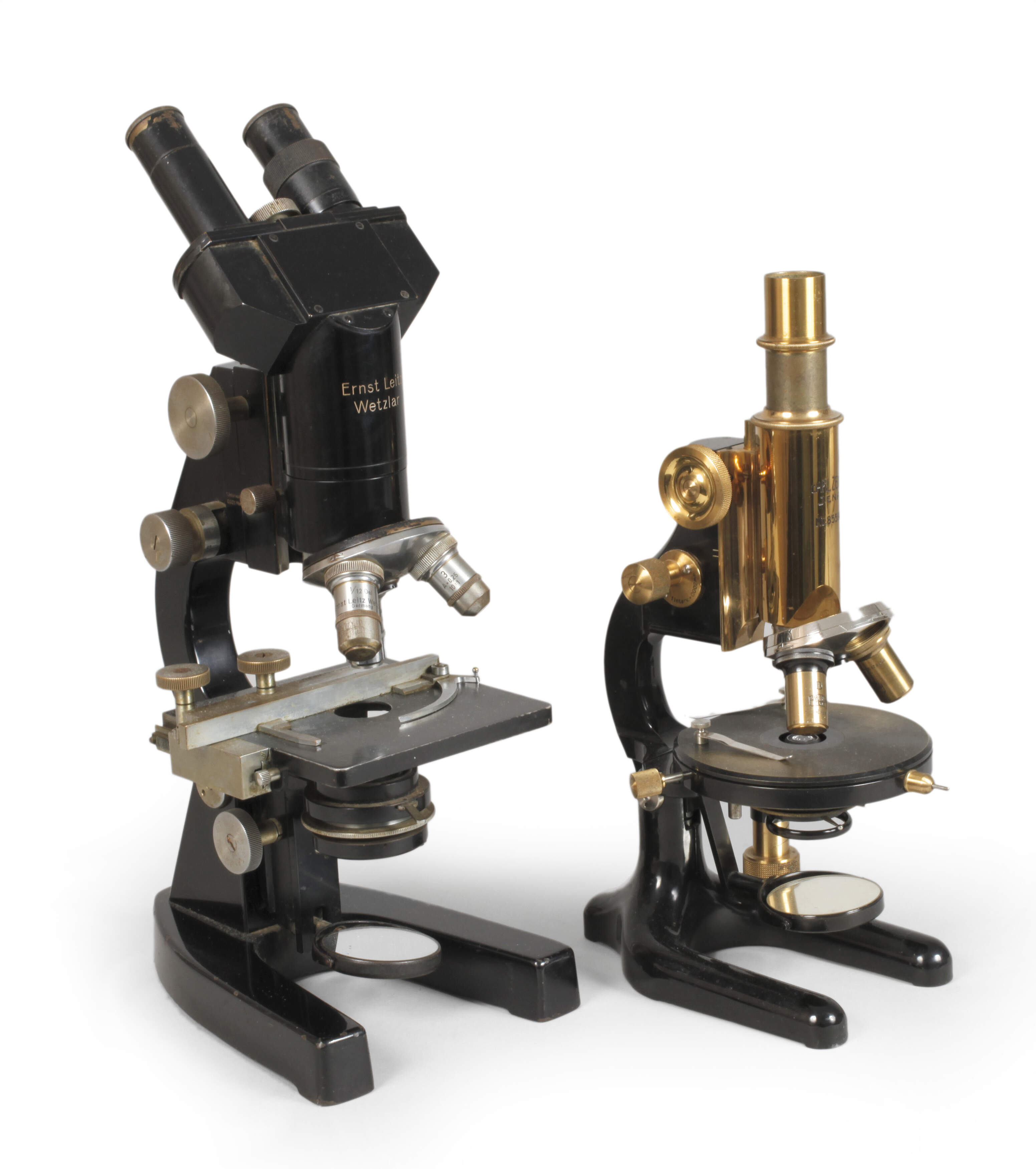 Zwei Mikroskope