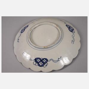 Paar große Imari-Teller