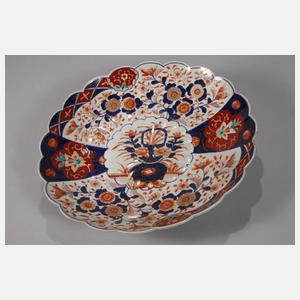 Paar große Imari-Teller