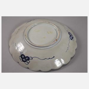 Paar große Imari-Teller