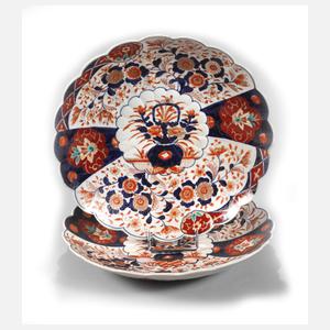 Paar große Imari-Teller