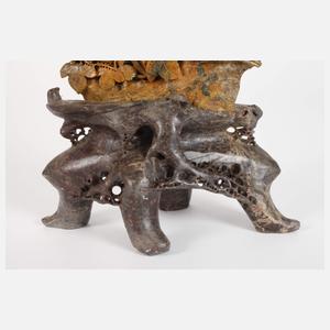 Feine Specksteinschnitzerei