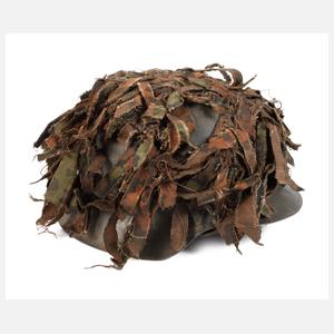 Stahlhelm 2. Weltkrieg mit Tarnnetz