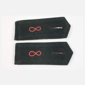 Drei Paar Schulterklappen Wehrmacht