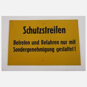 Vier Grenzschilder DDR