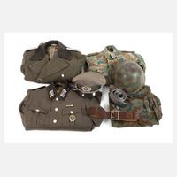 Zwei Uniformen DDR111
