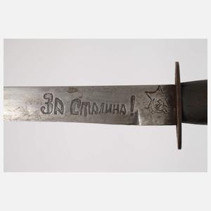 Zwei Kampfmesser und Grabendolch Russland