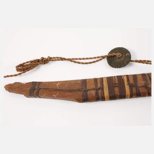 Mandau und Knochen-Wakizashi