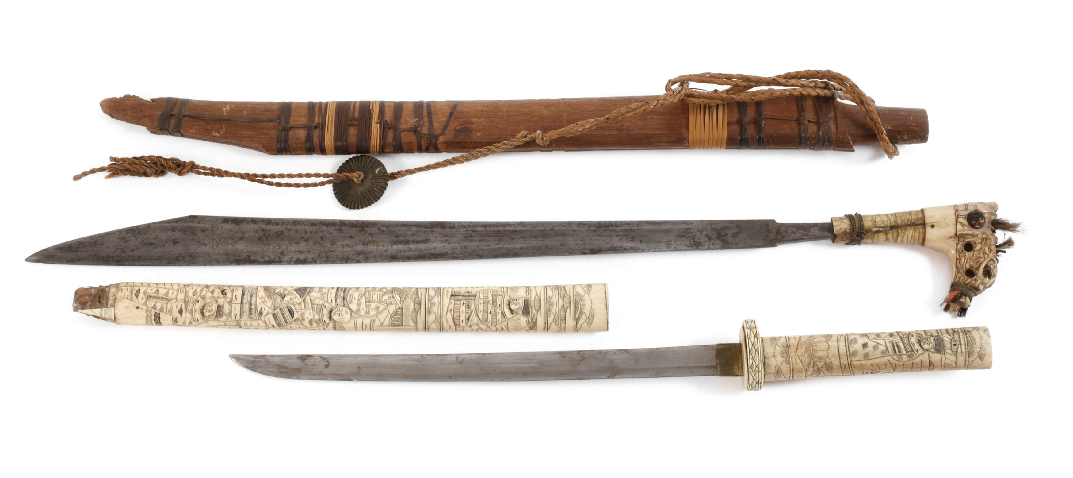 Mandau und Knochen-Wakizashi