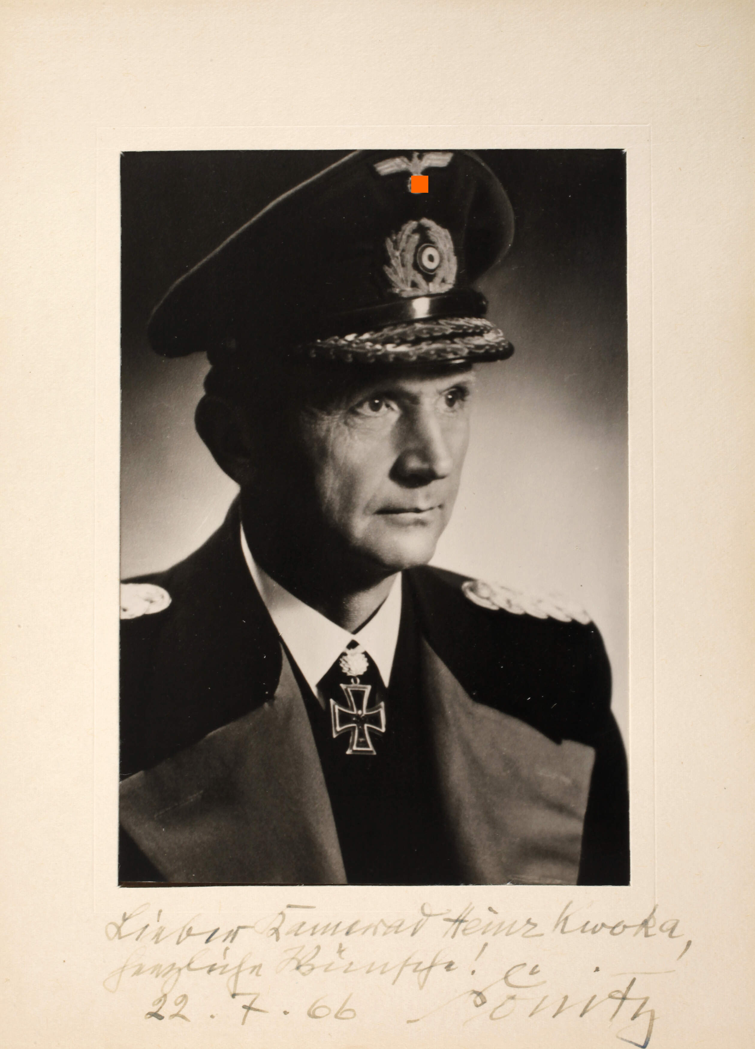 Foto und Widmung von Karl Dönitz