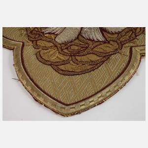 Parament mit Reliefstickerei