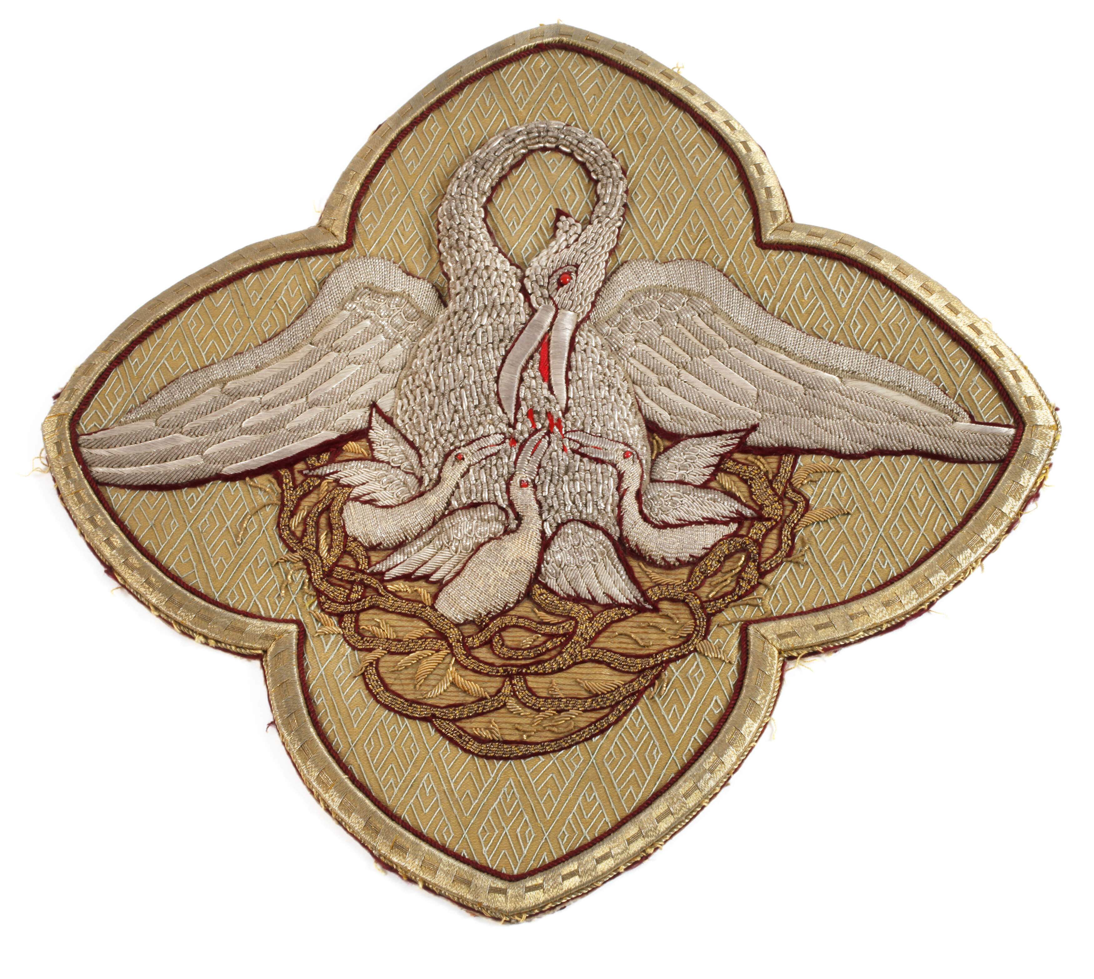 Parament mit Reliefstickerei