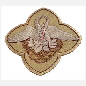 Parament mit Reliefstickerei