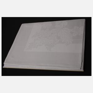 Zwei Tafeltücher mit Floraldekor