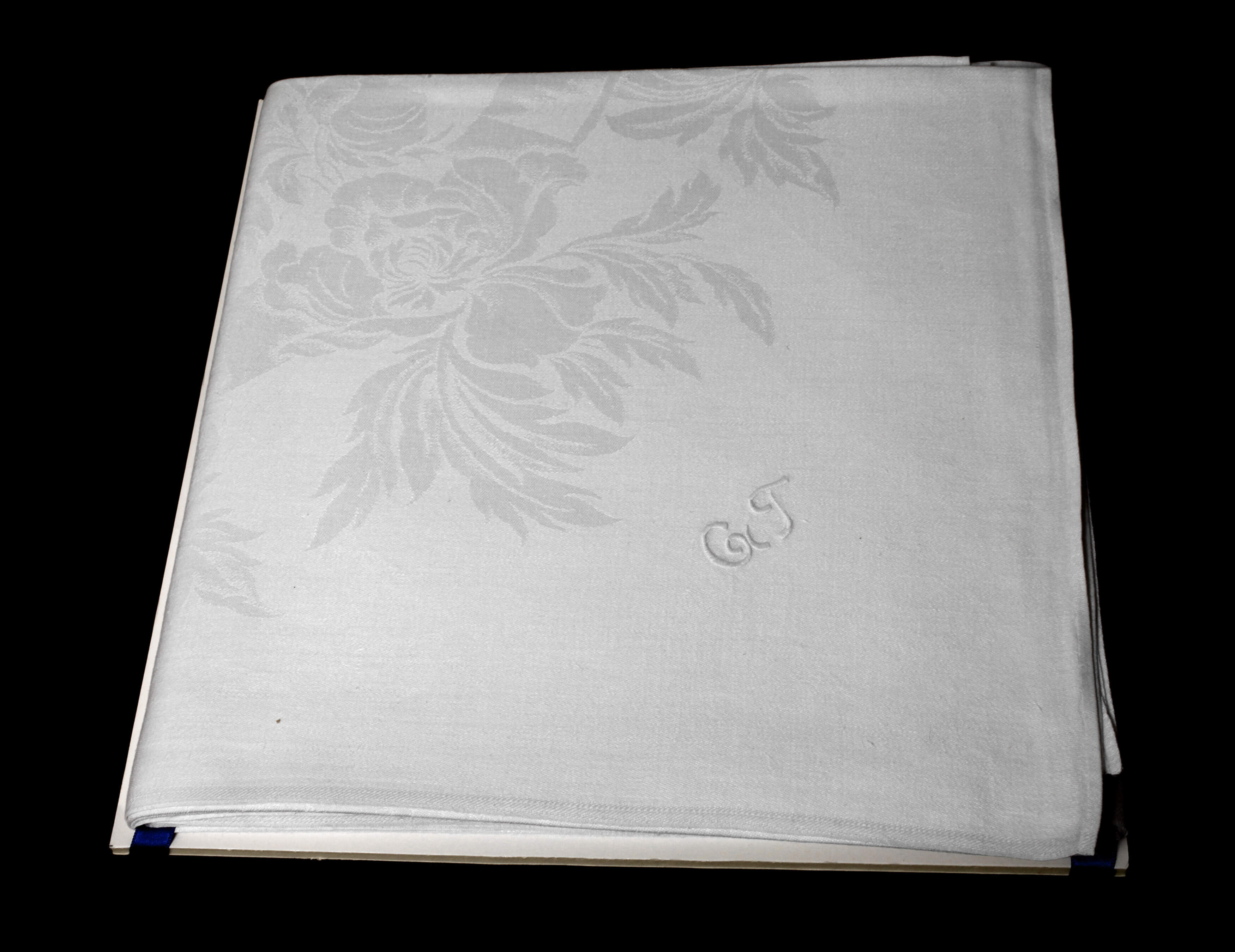 Tafeltuch und Tischdecke Schleifenbanddekor