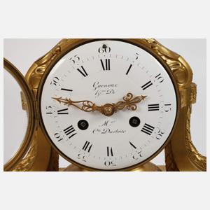 Bronzependule im Louis Seize-Stil