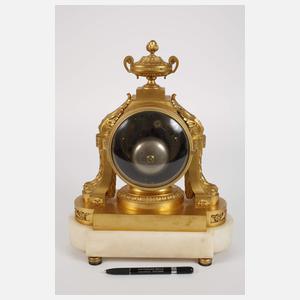 Bronzependule im Louis Seize-Stil