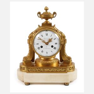 Bronzependule im Louis Seize-Stil