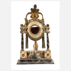 Geschnitzter Uhrenständer