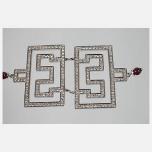 Langes Collier mit Granaten, Onyx und Brillanten