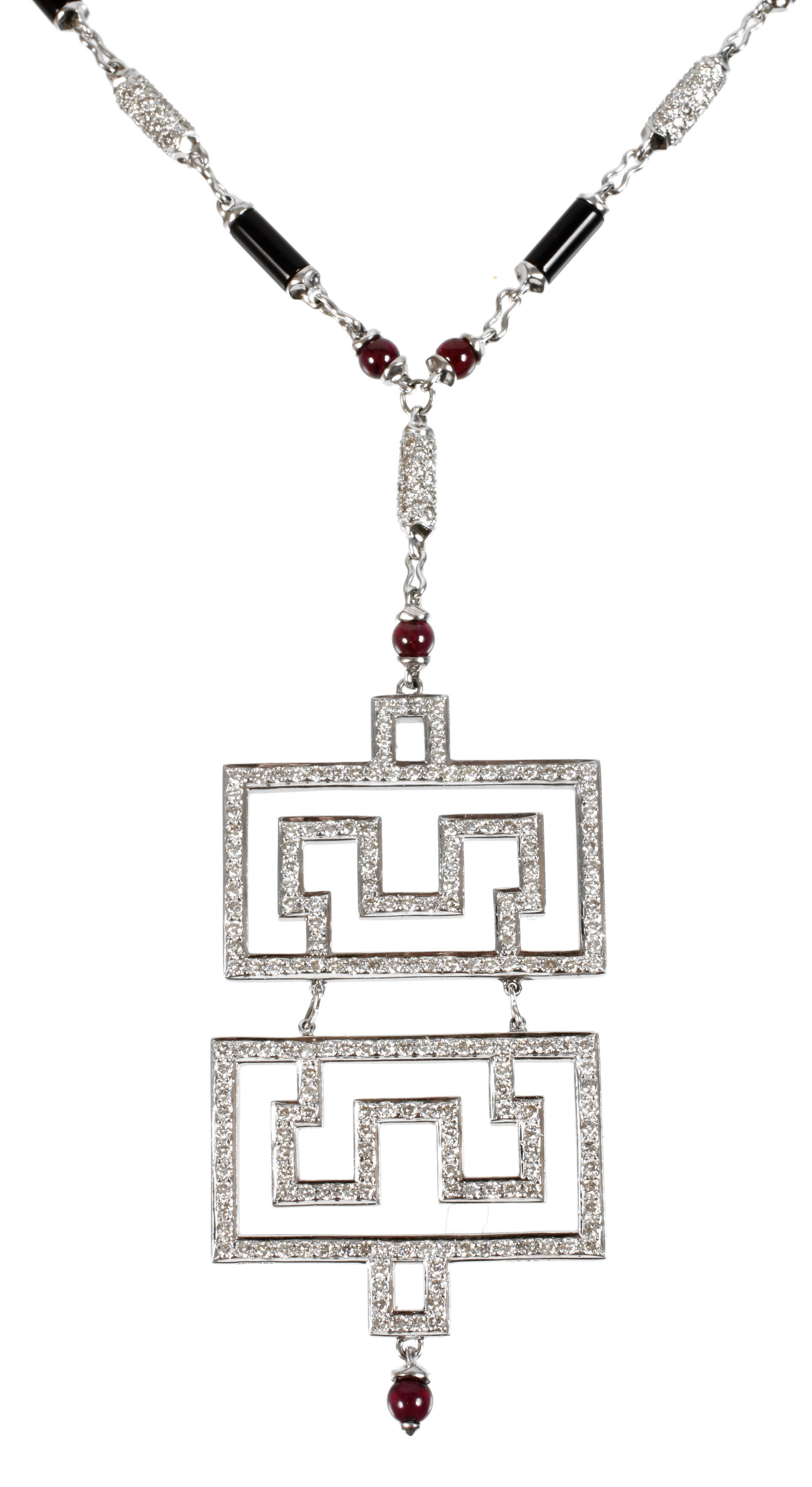 Langes Collier mit Granaten, Onyx und Brillanten