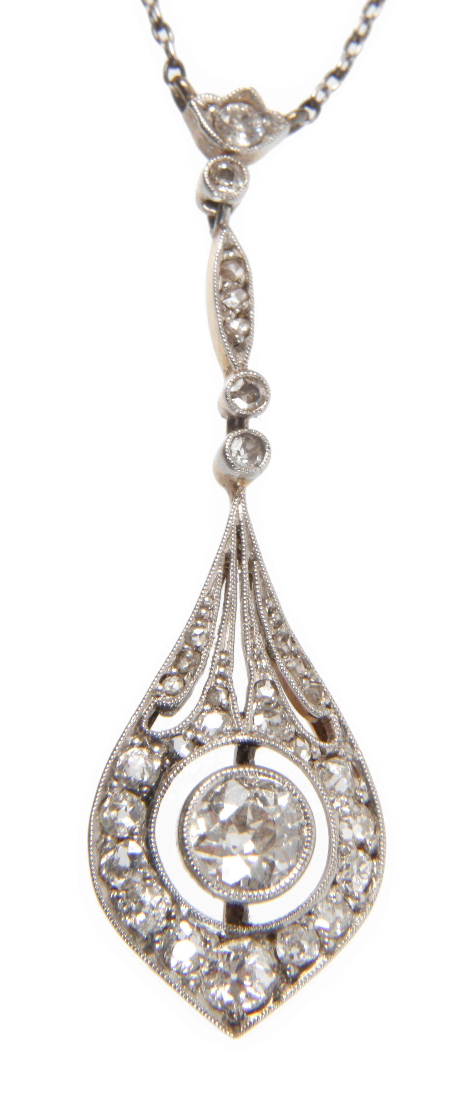 Collier mit Diamantbesatz