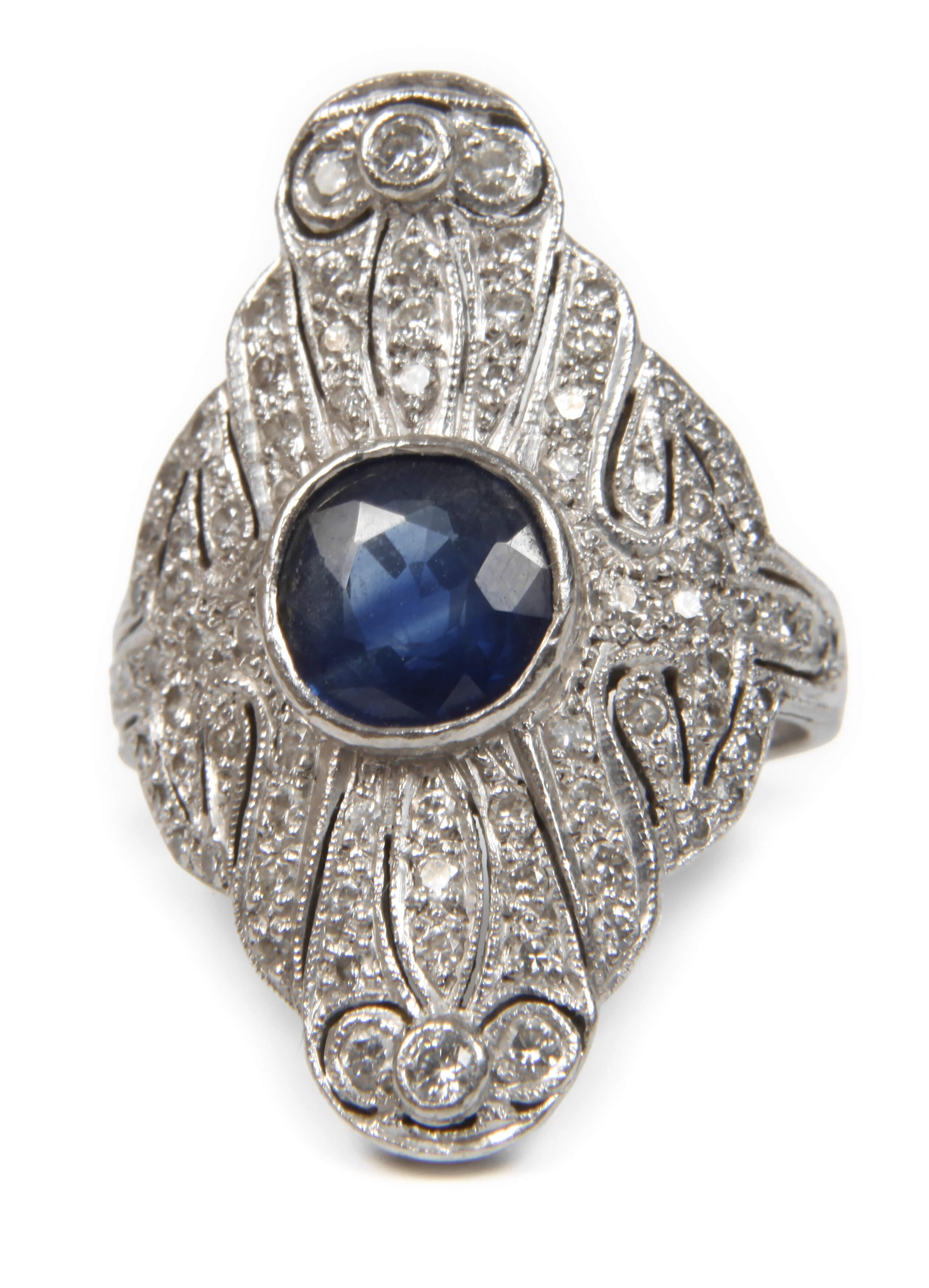 Damenring mit Diamanten und Saphir Art déco