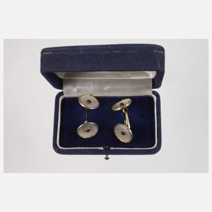 Paar Manschettenknöpfe mit Perlmutt und Saphiren