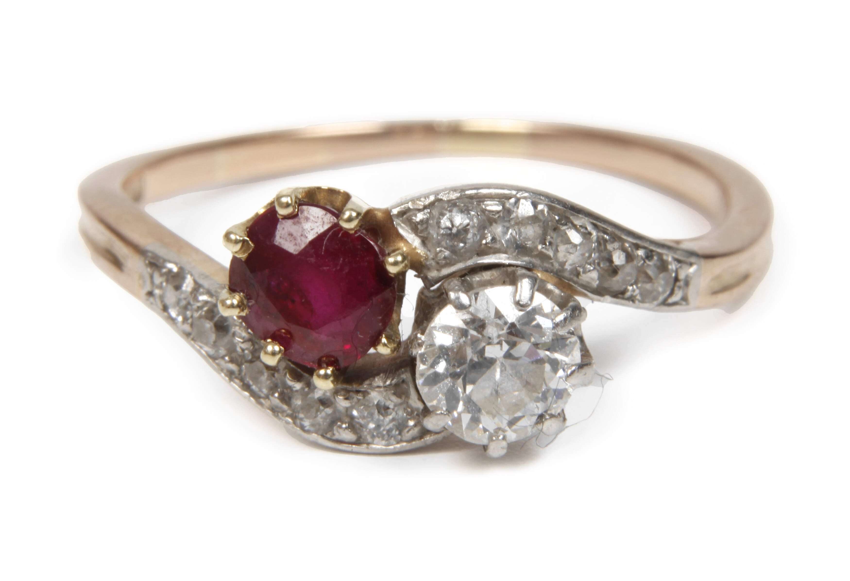 Damenring mit Rubin und Diamant