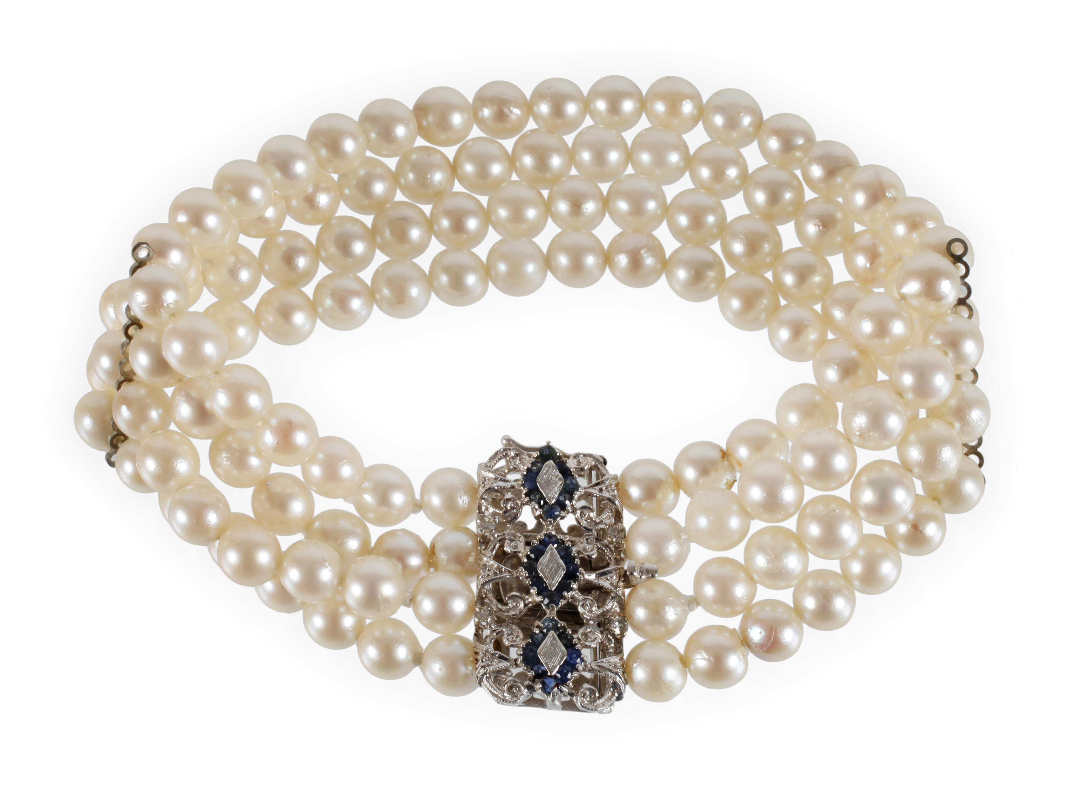 Vierreihiges Perlenarmband mit Schmuckschließe