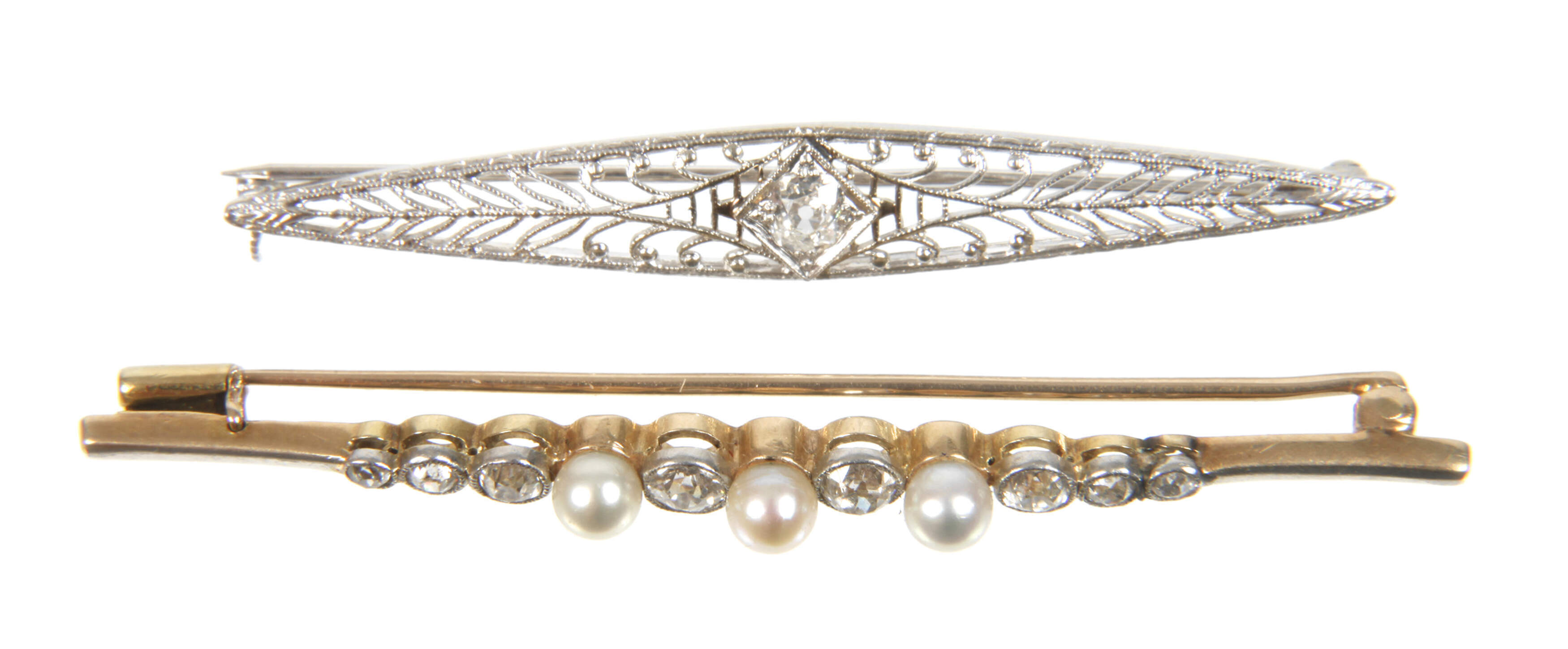 Zwei Broschen mit Diamanten und Perlen