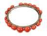 Ein Armreif mit Korallen
