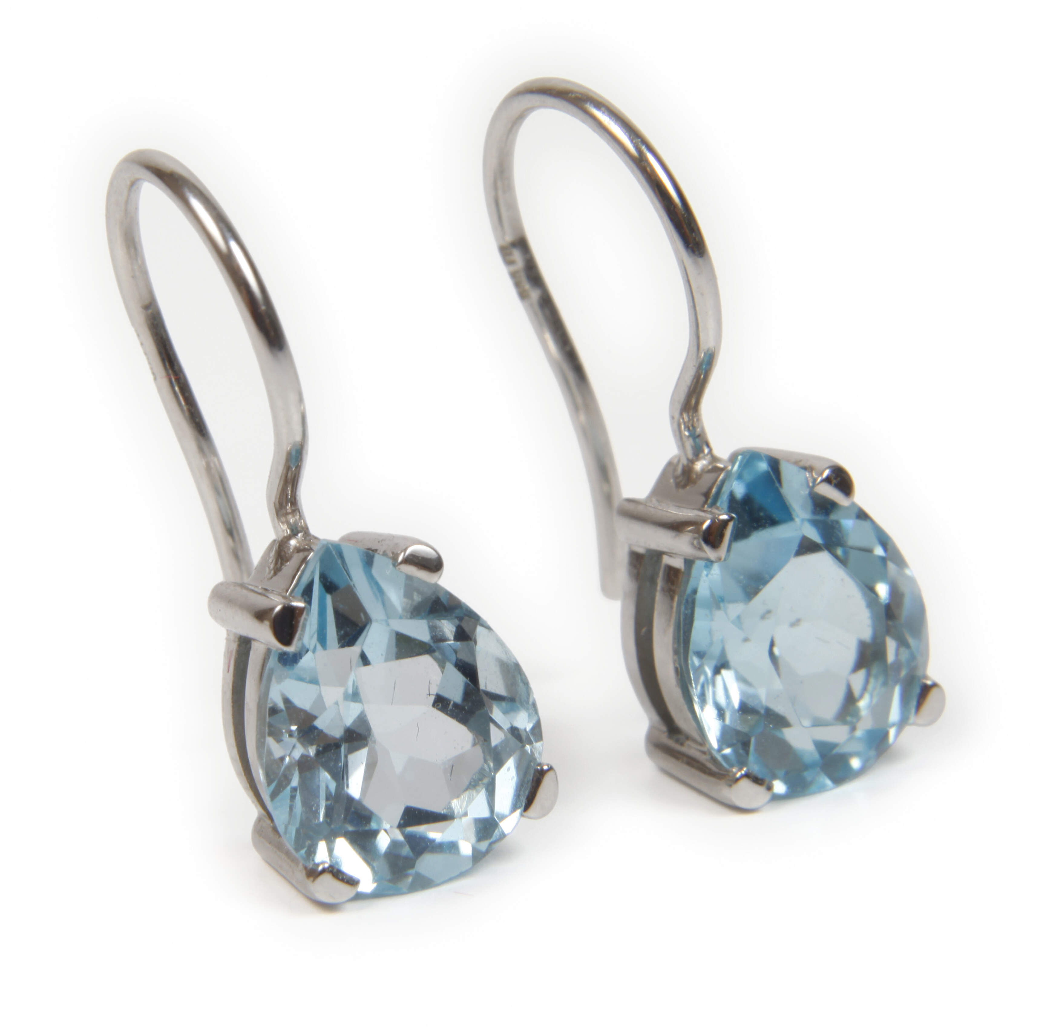 Paar Ohrhänger mit Topastropfen
