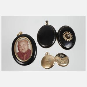 Drei Medaillonanhänger