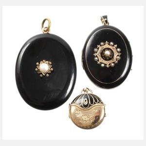 Drei Medaillonanhänger