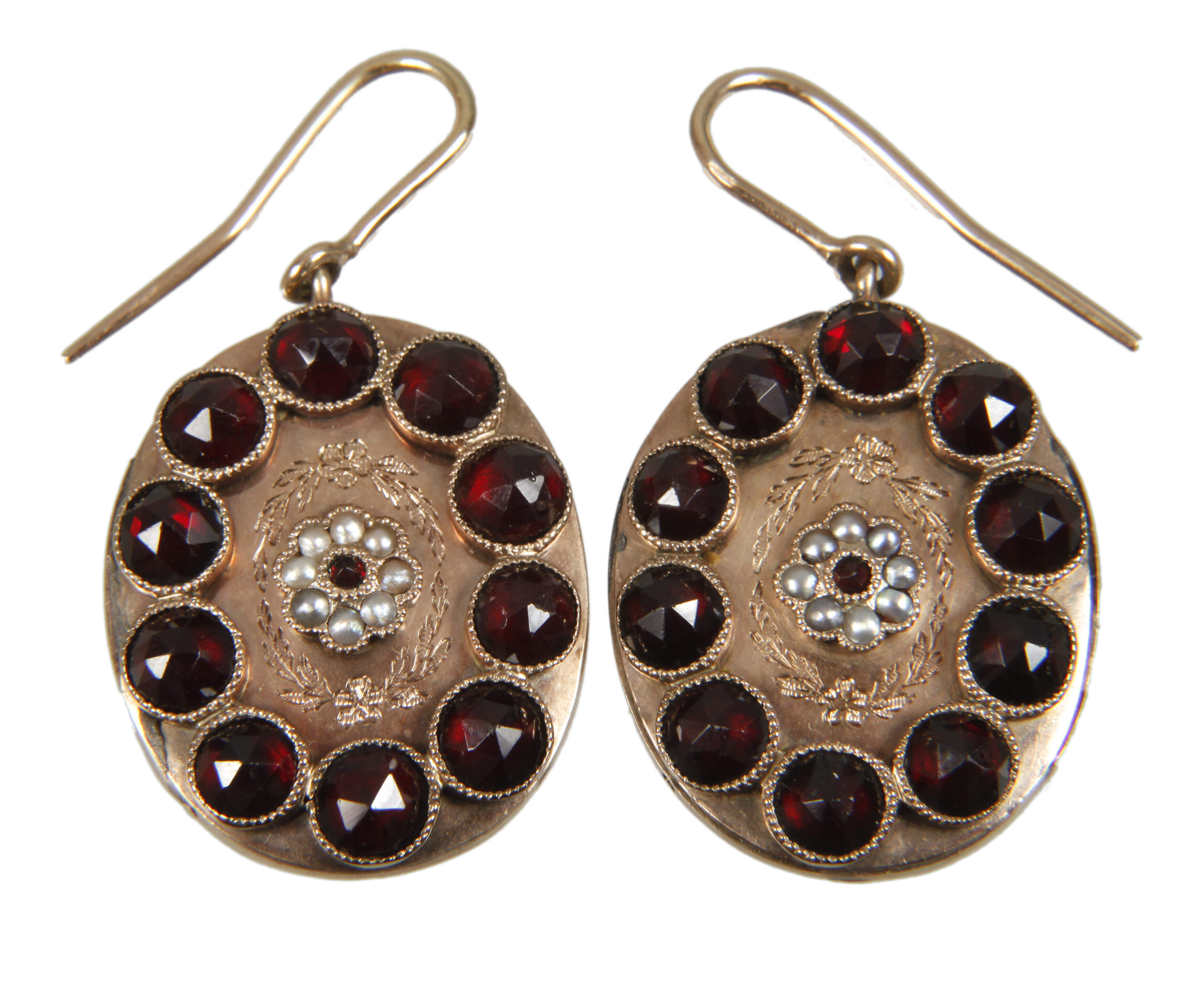 Paar Ohrhänger mit Granaten und Perlen