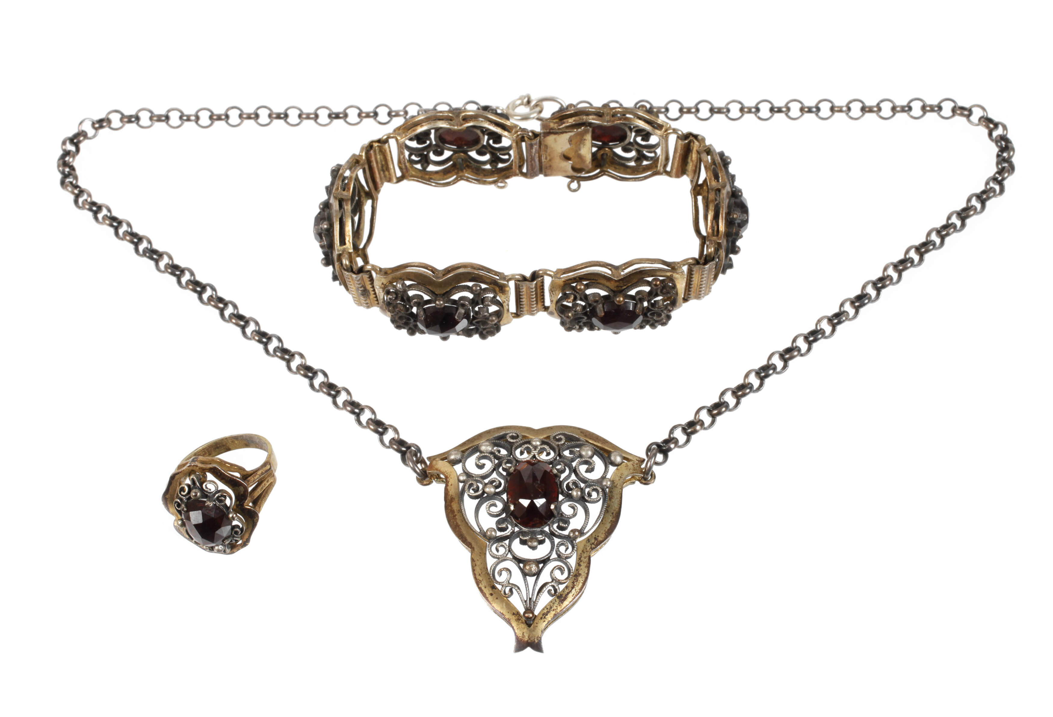 Schmuckset mit Granaten