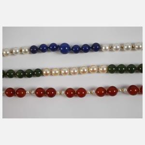 Konvolut Ketten mit Schmucksteinen und Perlen