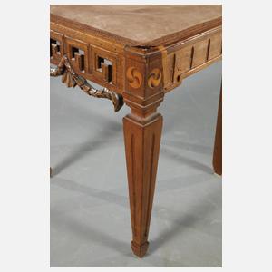 Satz von vier klassizistischen Stühlen