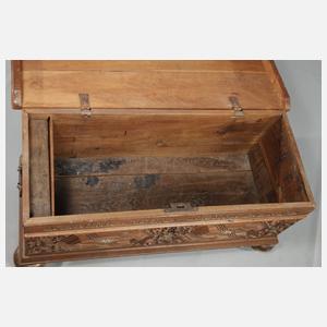 Barocke Flachdeckeltruhe