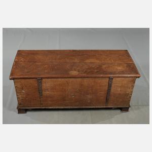 Barocke Flachdeckeltruhe