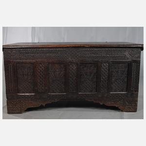 Barocke Flachdeckeltruhe